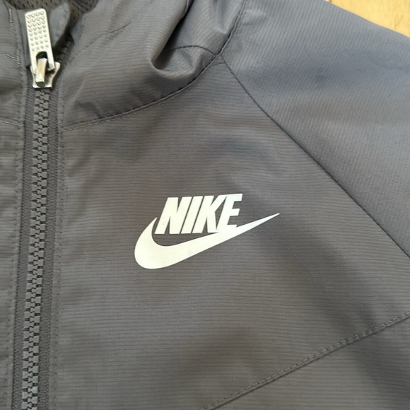 Nike windbreaker jacket in size 7 - Picture 2 of 5